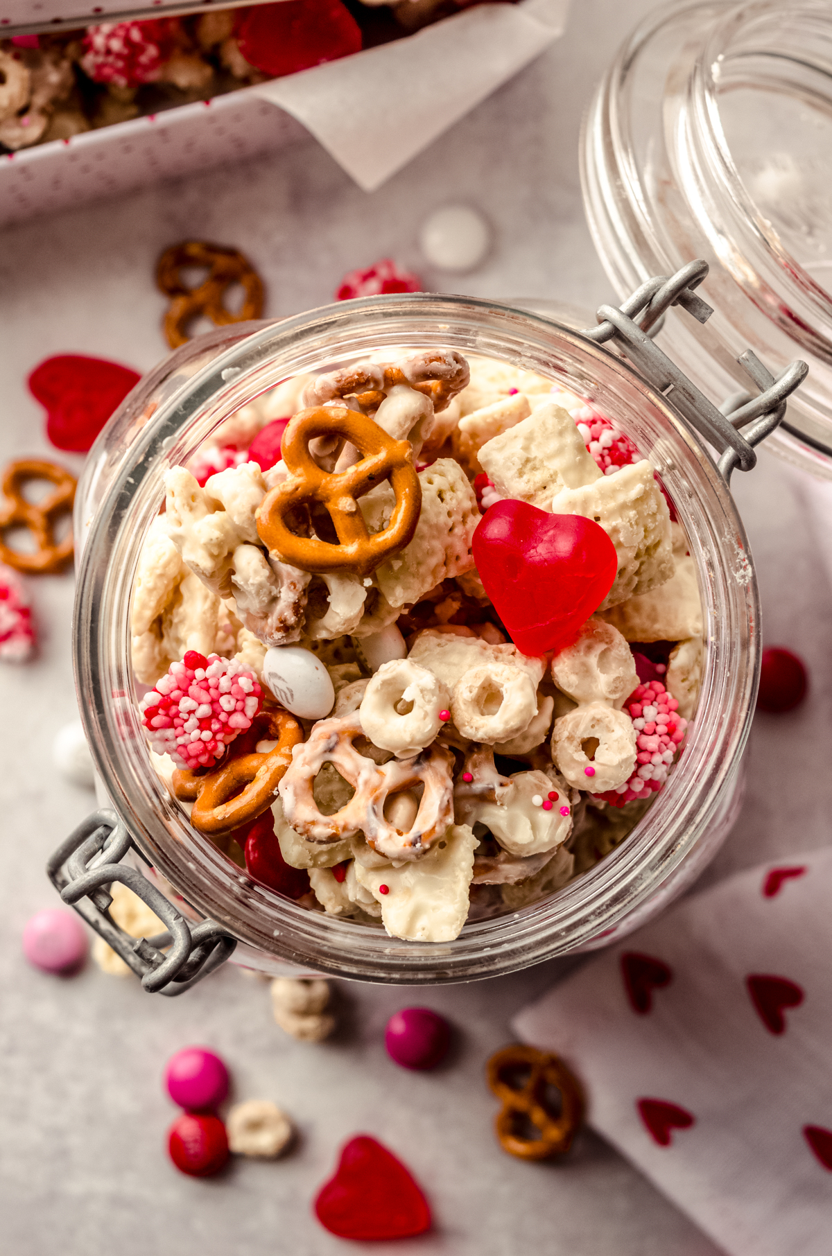 Easy No-Bake Valentine's Day Snack Mix: Sweet & Salty Love